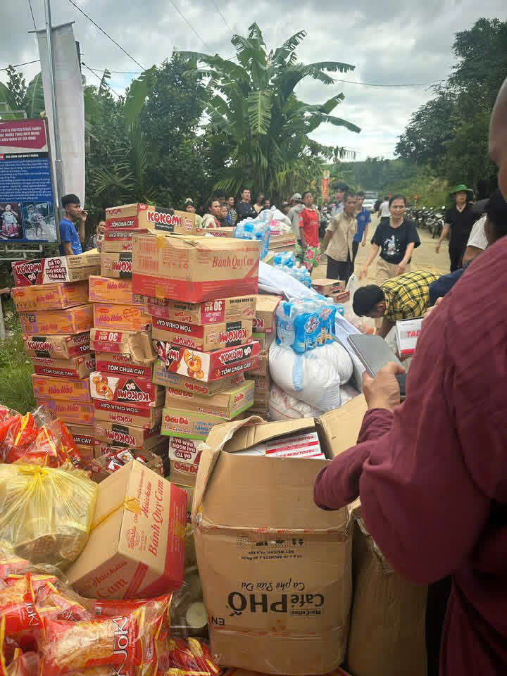 Trang Thông tin Chính phủ công bố các điểm tập kết nhận hàng cứu trợ ở Hà Nội- Ảnh 5.