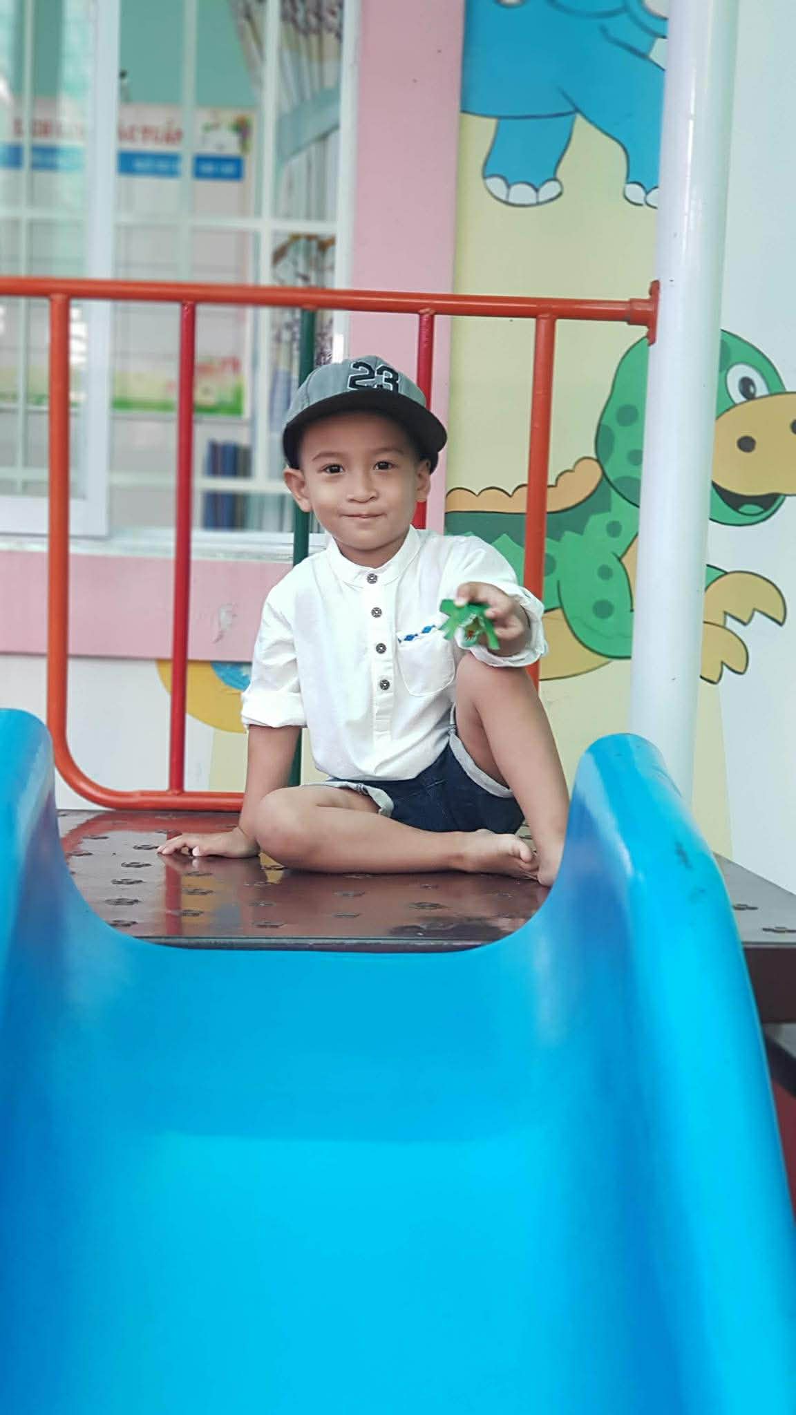 Cho con học mầm non trường công - trường tư đủ cả, bà mẹ TP.HCM đúc kết 2 CHỮ quan trọng sau hai hành trình trái ngược- Ảnh 5.