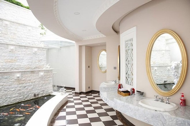 Nữ nghệ sĩ Việt sống trong biệt thự 1000m², lộng lẫy hơn cung điện- Ảnh 5. Nữ nghệ sĩ Việt sống trong biệt thự 1000m², lộng lẫy hơn cung điện- Ảnh 5.