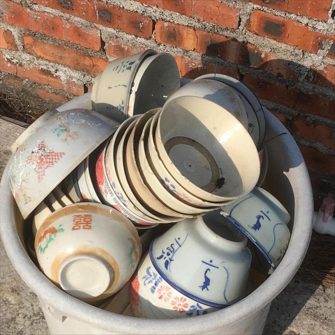 Tiết kiệm kiểu này chỉ thêm tốn kém: Những thói quen “giữ của” của bố mẹ khiến tôi vừa bực mình vừa bất lực- Ảnh 2.