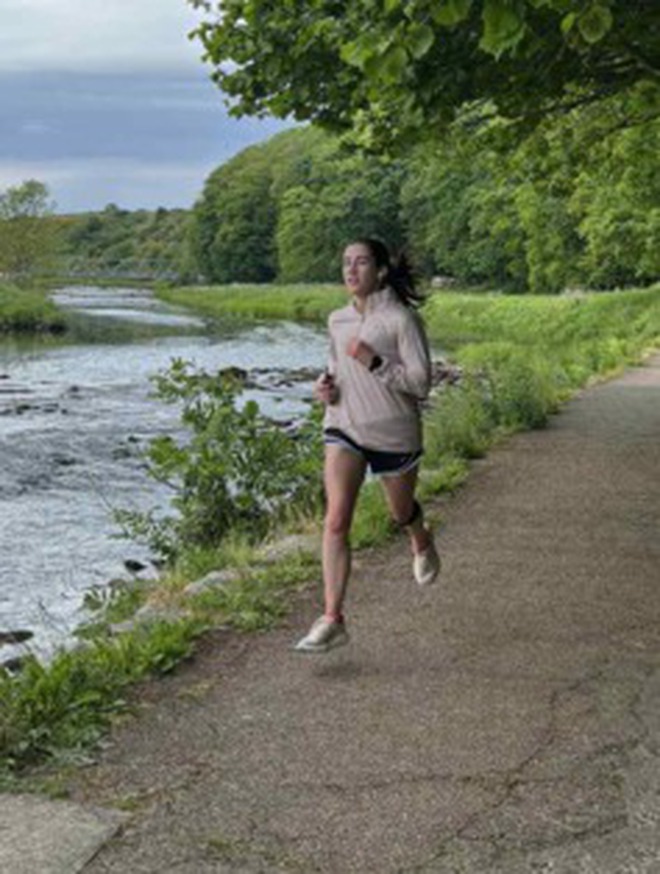 Cô giáo qua đời vì ung thư, 3 tháng sau bị phát hiện vẫn chạy bộ, tập gym, thi marathon và sự thật khủng khiếp- Ảnh 3. Cô giáo qua đời vì ung thư, 3 tháng sau bị phát hiện vẫn chạy bộ, tập gym, thi marathon và sự thật khủng khiếp- Ảnh 3.