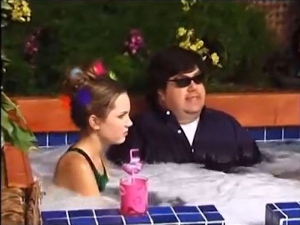 Tin sốc: Nữ hoàng phim teen lộ video trong bồn tắm, mang thai với “ông trùm” khi mới 13 tuổi?- Ảnh 4.