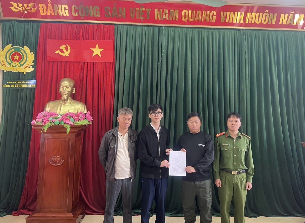 Hai người ở Hà Tĩnh được công an mời lên làm việc sau khi cùng chuyển tiền vào một tài khoản, tổng 150 triệu đồng- Ảnh 1.