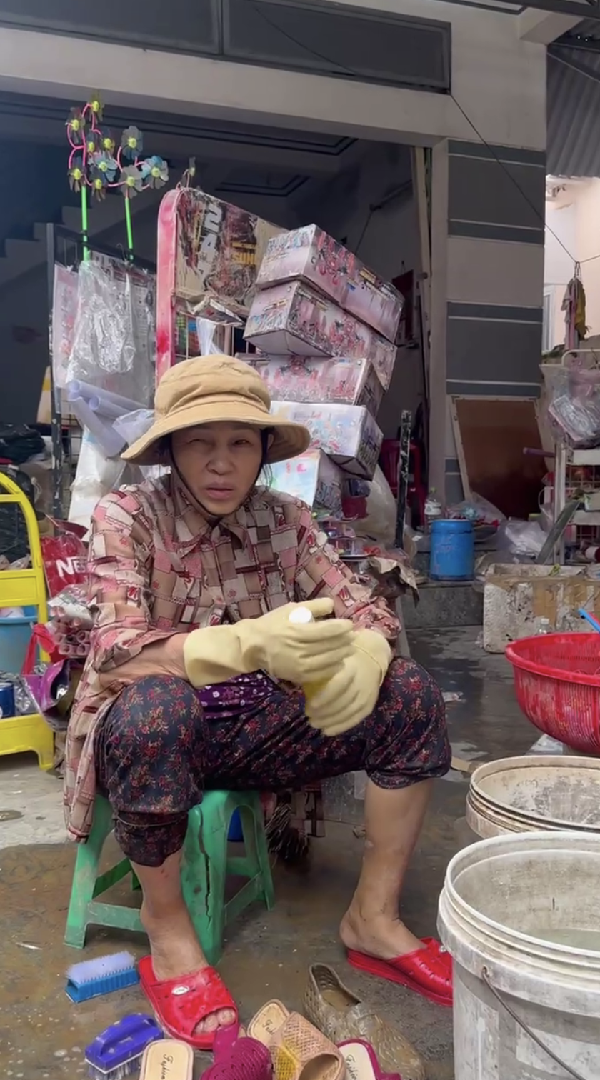 2 ngày 1 đêm “sinh tồn” trên trần nhà của người đàn ông Khánh Hoà- Ảnh 5.