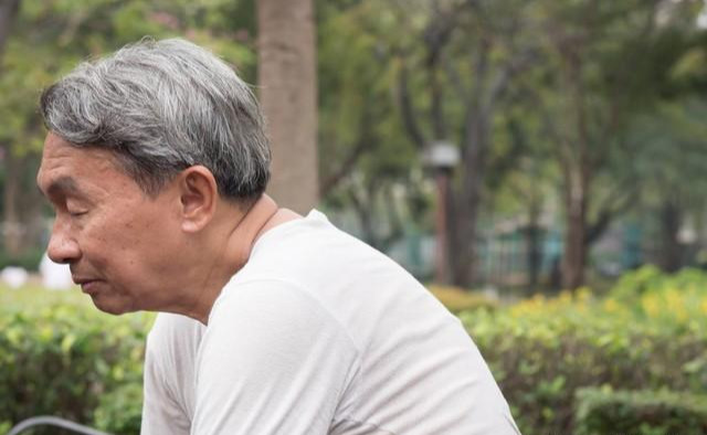 Tôi 70 tuổi, lương hưu 20 triệu đồng/tháng vẫn lâm vào cảnh cơ cực: Nhìn đồng nghiệp sung túc mới hiểu 1 sai lầm chí mạng- Ảnh 3.