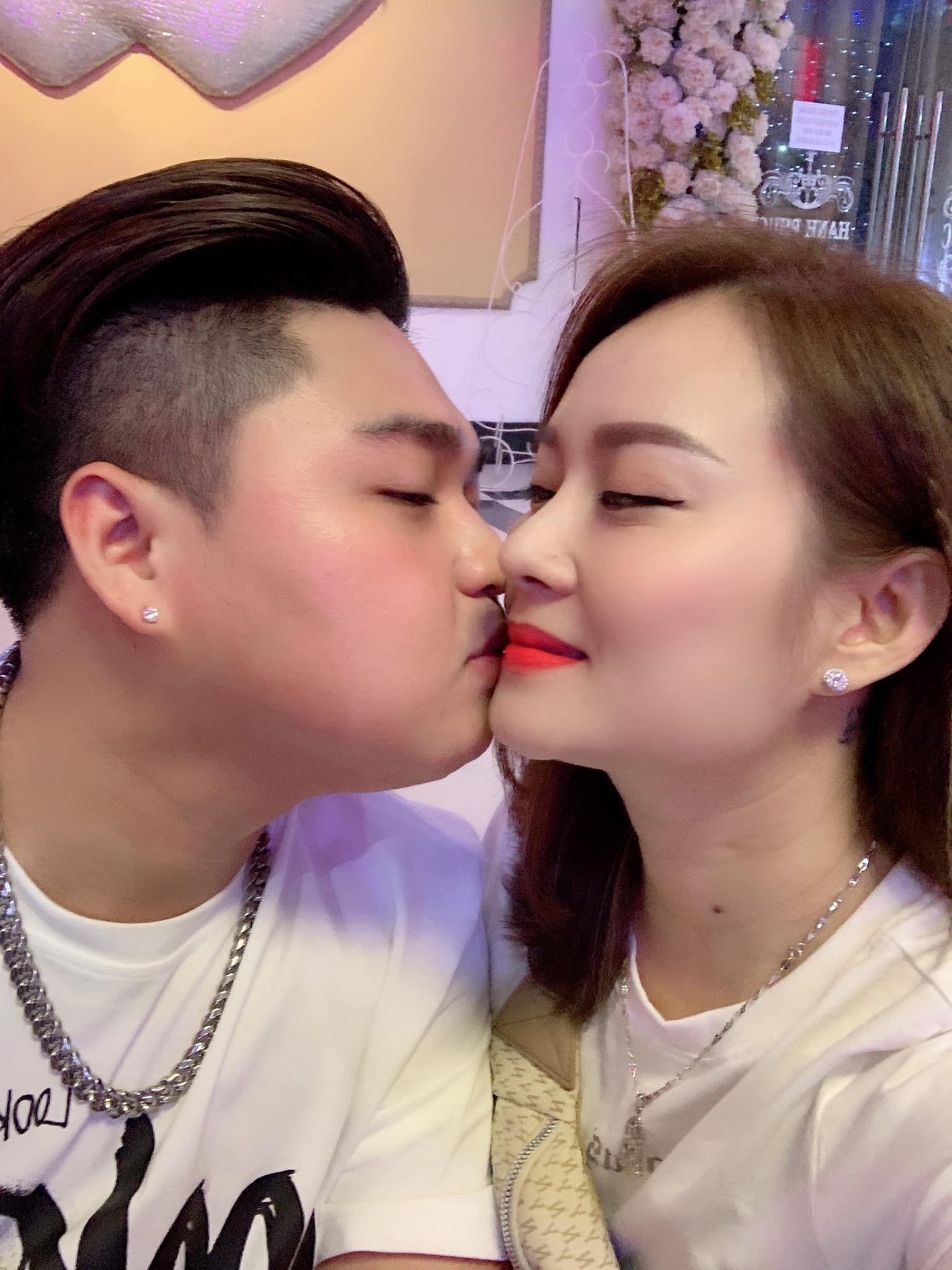 Nhan sắc vợ hơn 8 tuổi, có 2 con riêng của nam ca sĩ Việt có tiếng- Ảnh 7.