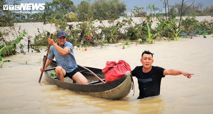 Mưa lũ khiến 102 người chết và mất tích, thiệt hại hơn 13.000 tỷ đồng- Ảnh 2.