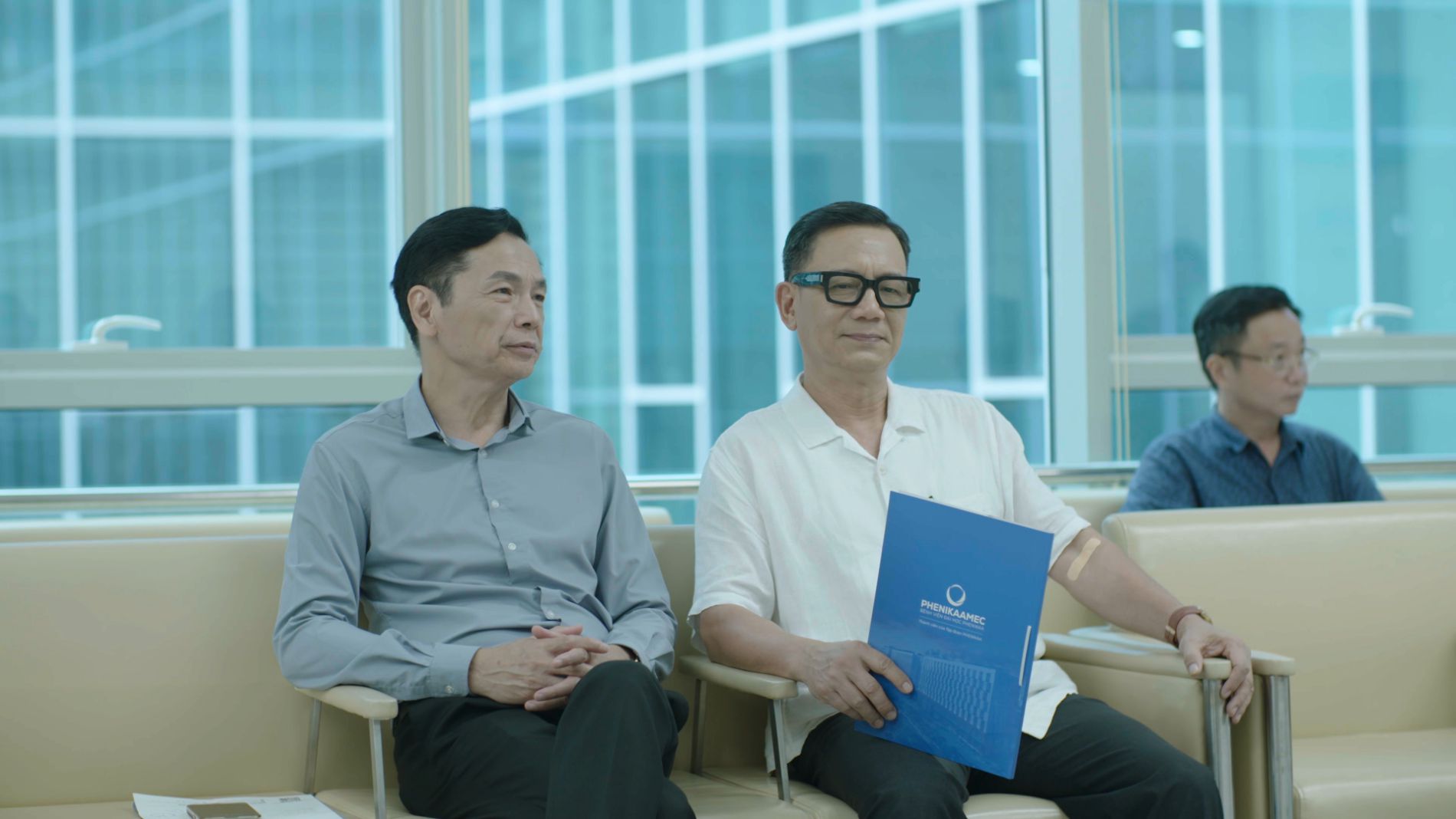 Nam diễn viên Việt 30 năm chưa từng có 1 bức ảnh xấu, ngoài đời còn đẹp gấp 10000 lần trên phim- Ảnh 9. Nam diễn viên Việt 30 năm chưa từng có 1 bức ảnh xấu, ngoài đời còn đẹp gấp 10000 lần trên phim- Ảnh 9.