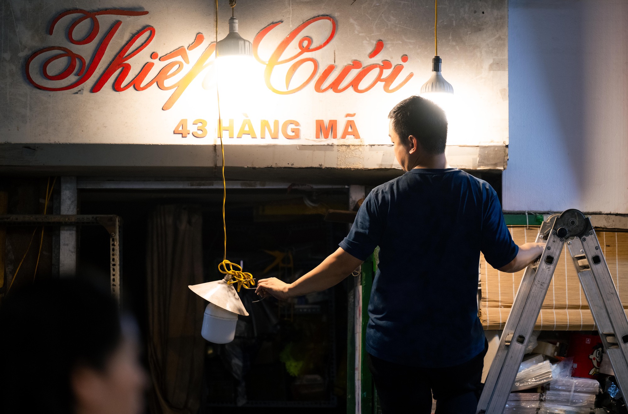 Khung cảnh khác lạ tại phố Hàng Mã sau khi lực lượng chức năng tháo dỡ mái che, trả lại vỉa hè- Ảnh 26.