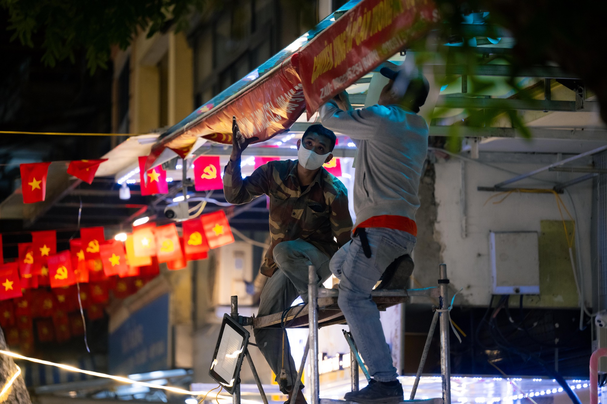 Khung cảnh khác lạ tại phố Hàng Mã sau khi lực lượng chức năng tháo dỡ mái che, trả lại vỉa hè- Ảnh 20.