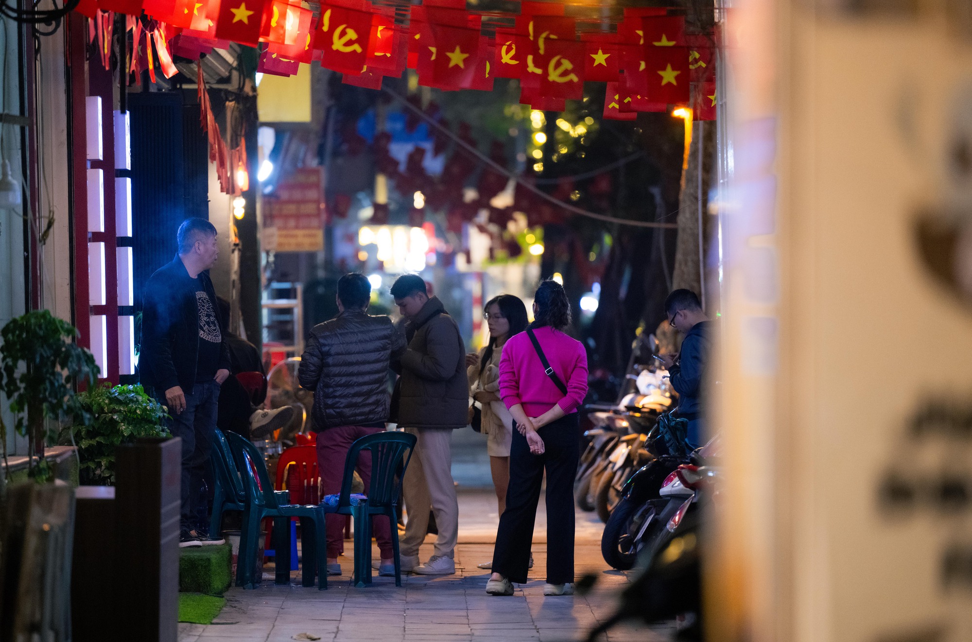 Khung cảnh khác lạ tại phố Hàng Mã sau khi lực lượng chức năng tháo dỡ mái che, trả lại vỉa hè- Ảnh 21.