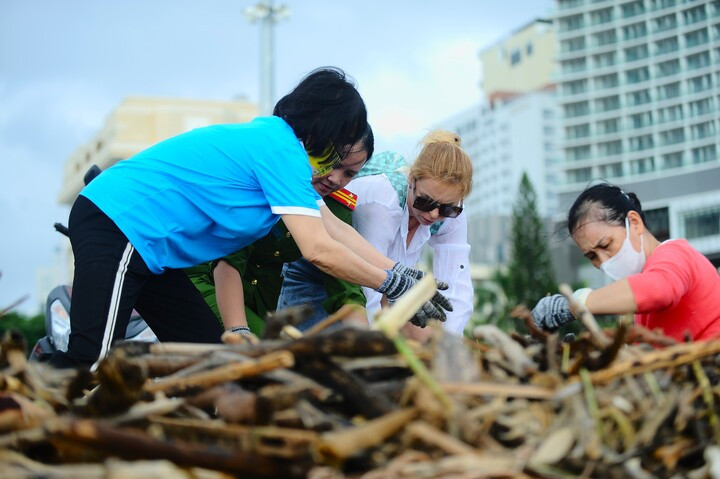 Những lần khách Tây 