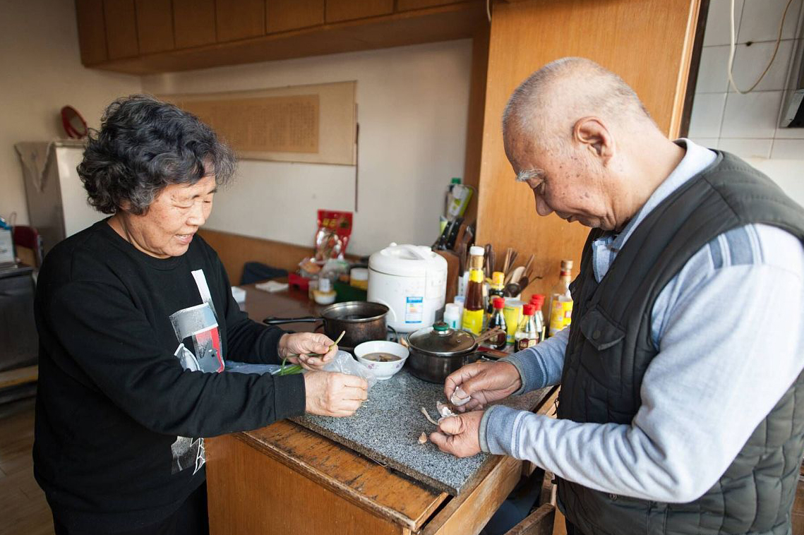 Tiết kiệm kiểu này chỉ thêm tốn kém: Những thói quen “giữ của” của bố mẹ khiến tôi vừa bực mình vừa bất lực- Ảnh 5.