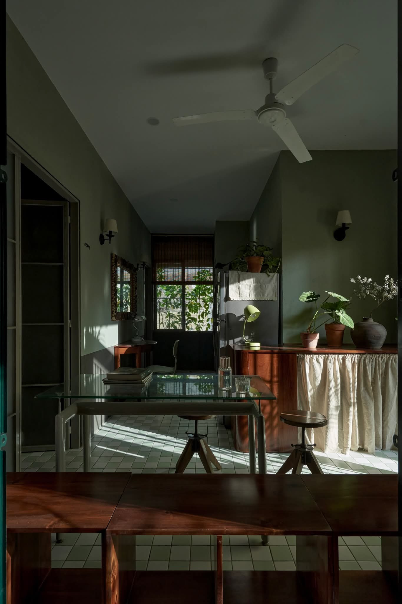 Vẻ đẹp cổ điển trong ngôi nhà được xây dựng từ 1993 tại Huế- Ảnh 7.