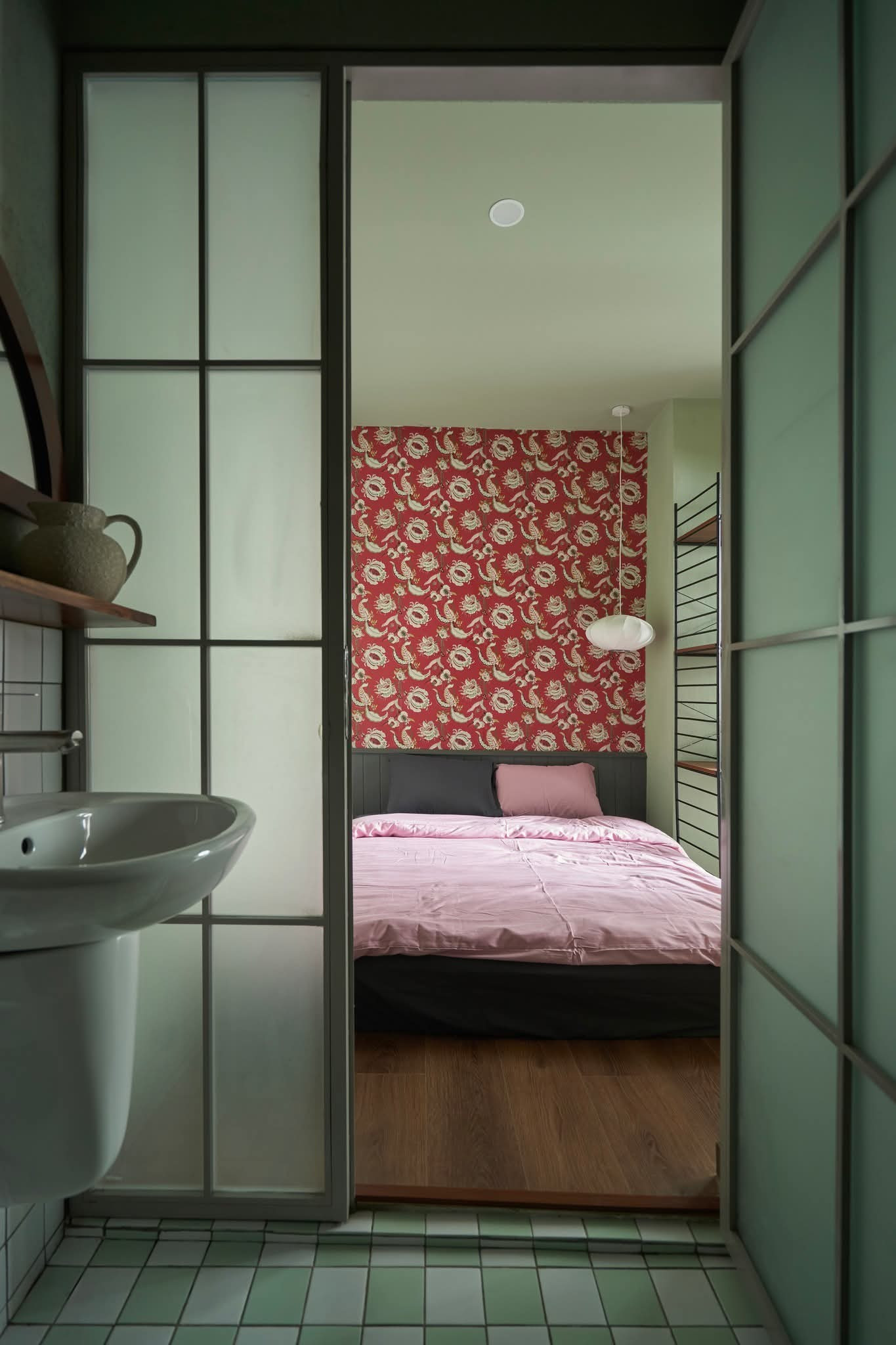 Vẻ đẹp cổ điển trong ngôi nhà được xây dựng từ 1993 tại Huế- Ảnh 13.