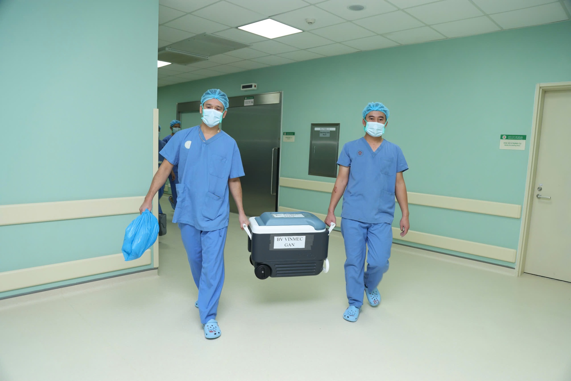 Bệnh viện 108 kích hoạt đồng thời 5 phòng mổ để ghép đa tạng từ người hiến chết não, cứu sống 6 bệnh nhân- Ảnh 1. Bệnh viện 108 kích hoạt đồng thời 5 phòng mổ để ghép đa tạng từ người hiến chết não, cứu sống 6 bệnh nhân- Ảnh 1.