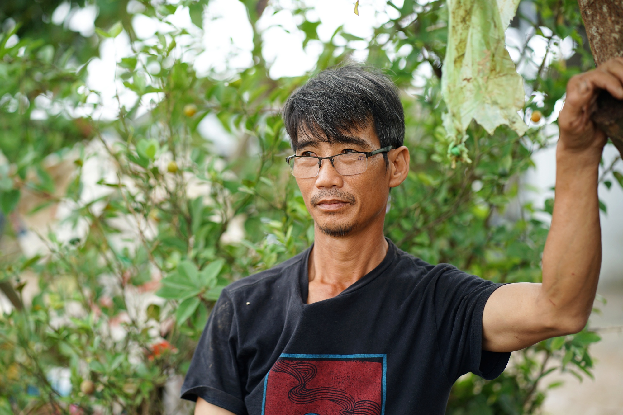 Nhóm "người hùng" đập mái ngói, dùng xuồng nhôm cứu gần 60 người giữa lũ dữ- Ảnh 6.