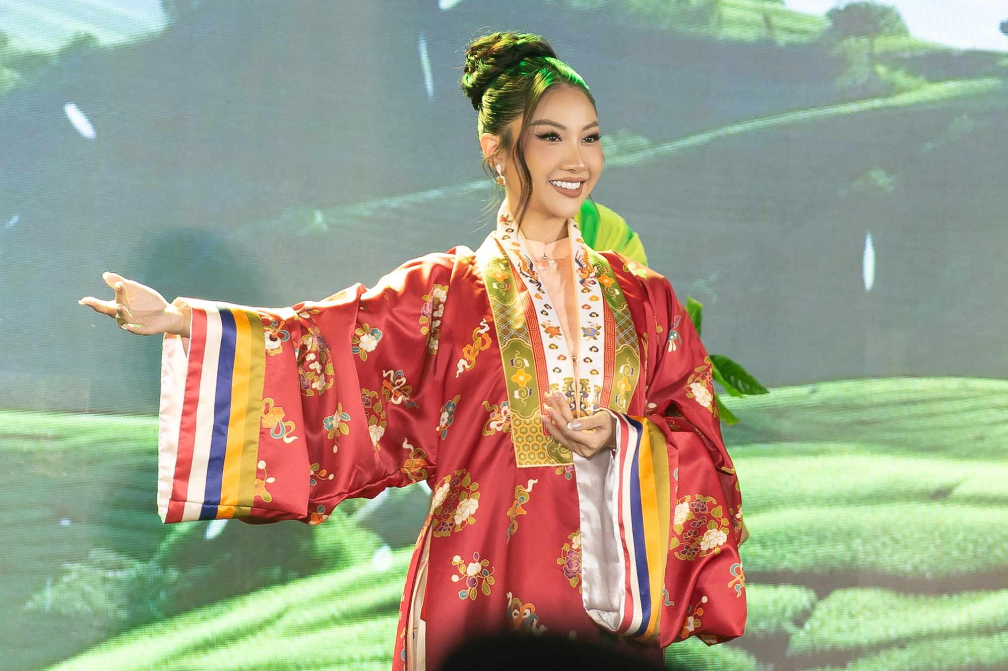 Bị hỏi về thất bại của Hương Giang ở Miss Universe, 1 Hoa hậu nói gì mà được khen EQ cao?- Ảnh 1. Bị hỏi về thất bại của Hương Giang ở Miss Universe, 1 Hoa hậu nói gì mà được khen EQ cao?- Ảnh 1.