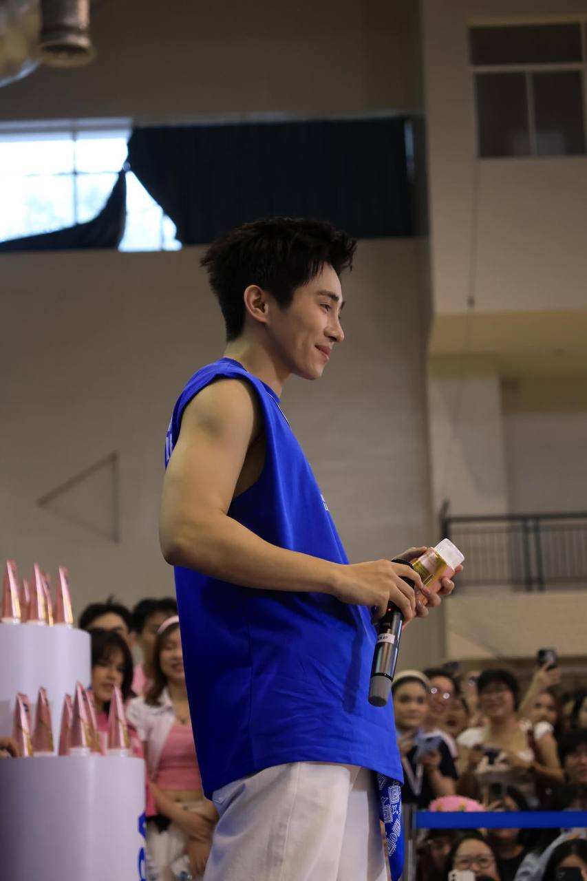 Vbiz mới có trai đẹp rất giống Kim Seon Ho, trừ chiều cao thì mọi thứ đều đỉnh!- Ảnh 20. Vbiz mới có trai đẹp rất giống Kim Seon Ho, trừ chiều cao thì mọi thứ đều đỉnh!- Ảnh 20.