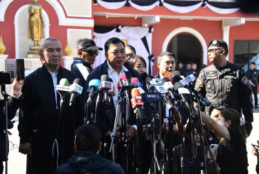 Thái Lan đang rúng động vì một "căn phòng bí mật dưới cầu thang"- Ảnh 2.