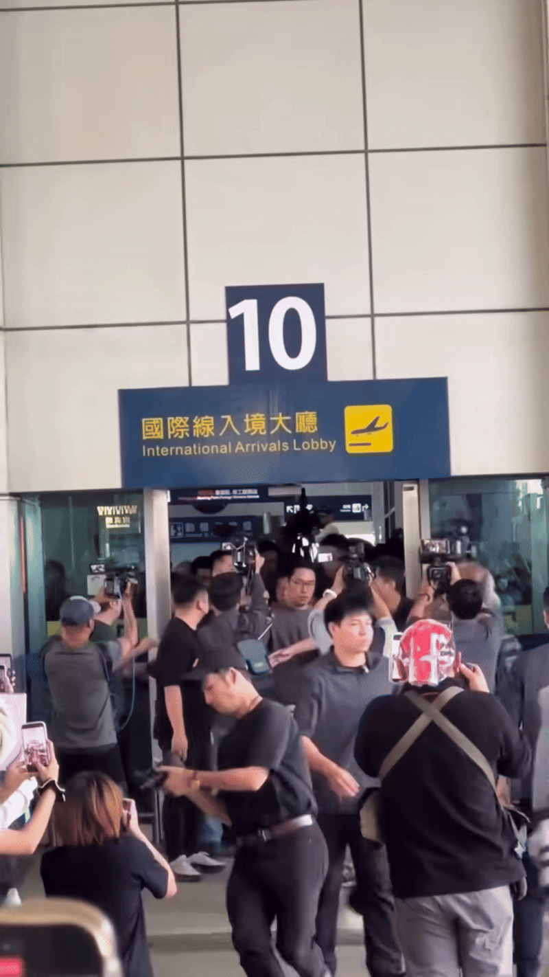 Mỹ nhân đẹp nhất thế giới bị cấm sóng suốt 10 năm, ngày trở về được cả quê nhà vỡ òa chào đón- Ảnh 3. Mỹ nhân đẹp nhất thế giới bị cấm sóng suốt 10 năm, ngày trở về được cả quê nhà vỡ òa chào đón- Ảnh 3.