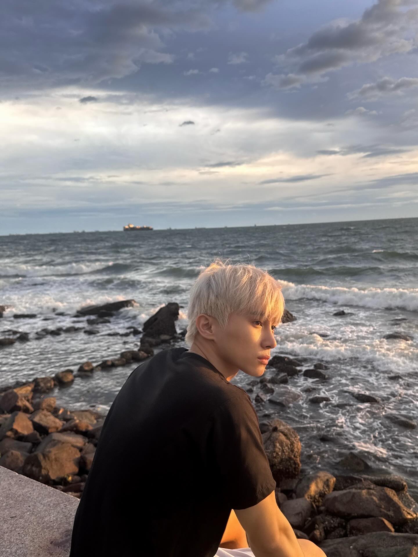 Vbiz mới có trai đẹp rất giống Kim Seon Ho, trừ chiều cao thì mọi thứ đều đỉnh!- Ảnh 19. Vbiz mới có trai đẹp rất giống Kim Seon Ho, trừ chiều cao thì mọi thứ đều đỉnh!- Ảnh 19.