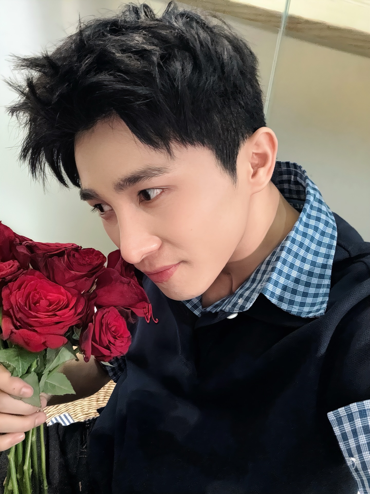 Vbiz mới có trai đẹp rất giống Kim Seon Ho, trừ chiều cao thì mọi thứ đều đỉnh!- Ảnh 4. Vbiz mới có trai đẹp rất giống Kim Seon Ho, trừ chiều cao thì mọi thứ đều đỉnh!- Ảnh 4.