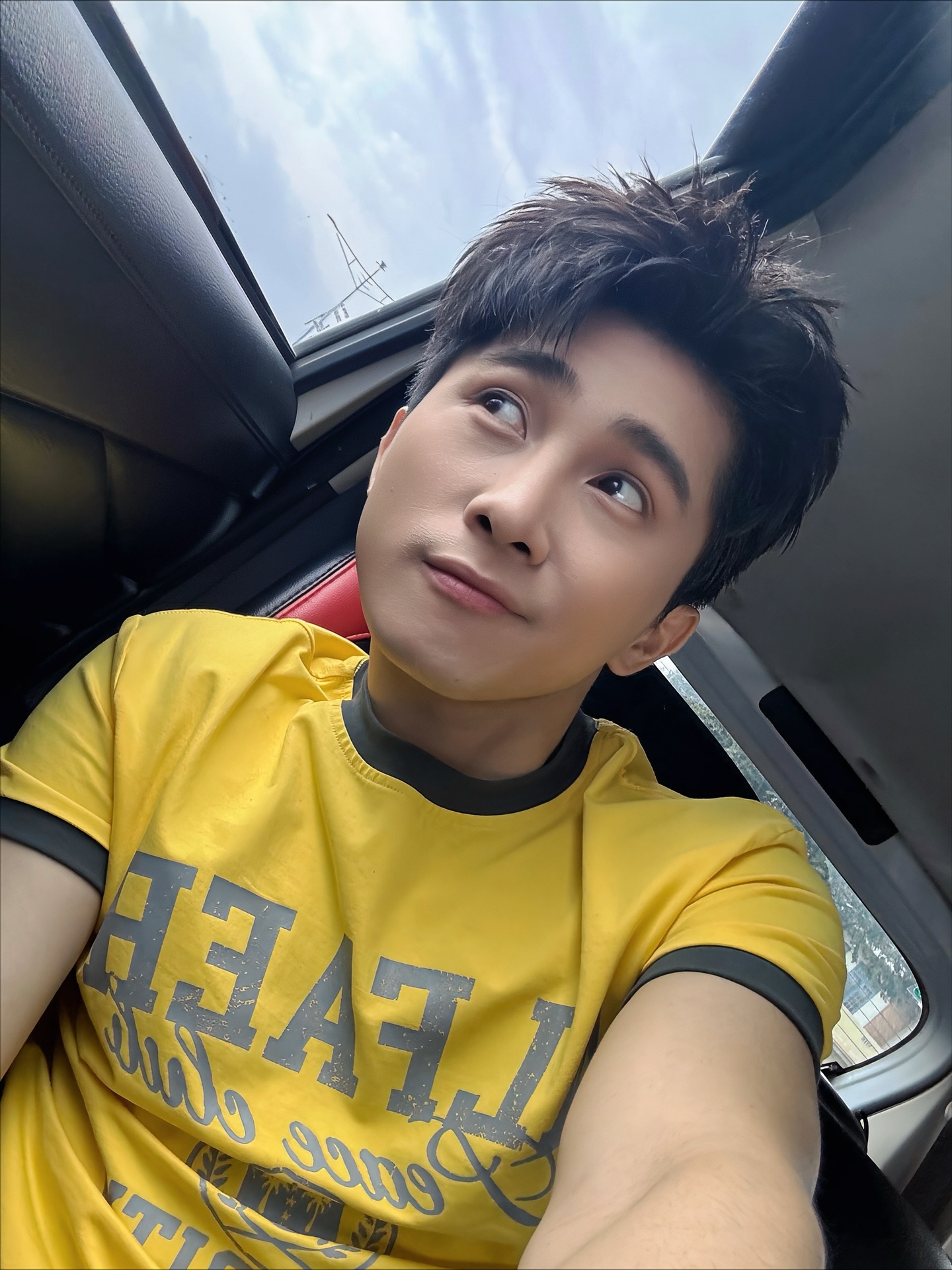 Vbiz mới có trai đẹp rất giống Kim Seon Ho, trừ chiều cao thì mọi thứ đều đỉnh!- Ảnh 10. Vbiz mới có trai đẹp rất giống Kim Seon Ho, trừ chiều cao thì mọi thứ đều đỉnh!- Ảnh 10.