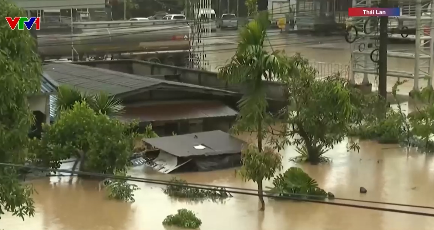Nước lũ dâng cao ở miền Nam, Thái Lan ban bố tình trạng khẩn cấp về thiên tai- Ảnh 1.