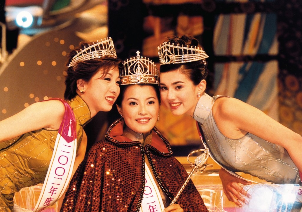 Á hậu lận đận tình duyên nhất showbiz lại bị chồng thứ 2 đệ đơn ly hôn, đau khổ đến suy sụp- Ảnh 3. Á hậu lận đận tình duyên nhất showbiz lại bị chồng thứ 2 đệ đơn ly hôn, đau khổ đến suy sụp- Ảnh 3.