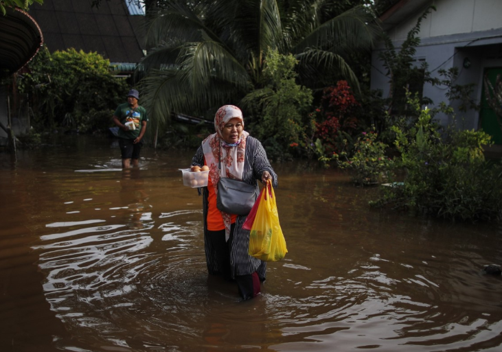 Lũ lụt nghiêm trọng ở Malaysia, gần 11.000 người phải sơ tán- Ảnh 2.