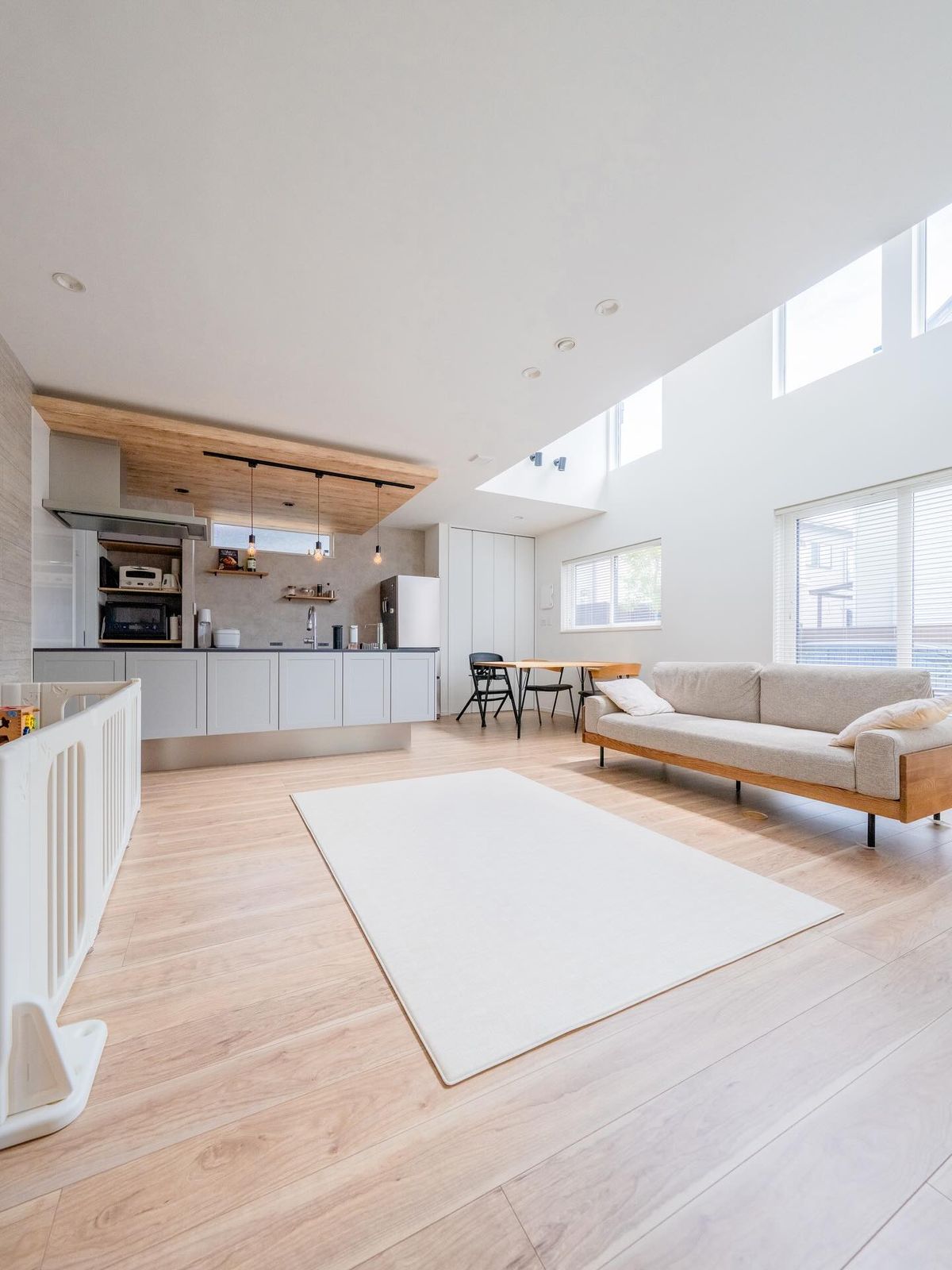 Căn nhà tối giản của mẹ hai con người Nhật sạch đến mức gây sốt: Hàng triệu người xem chỉ để… “được chữa lành”- Ảnh 3.