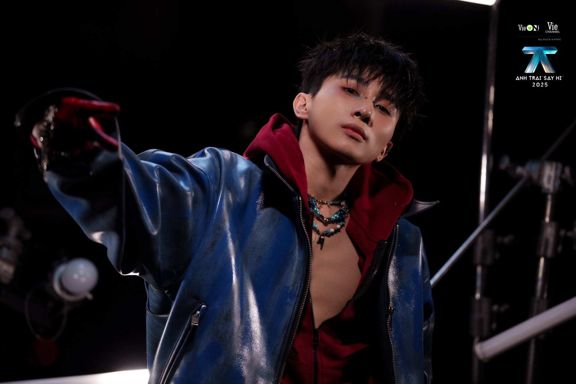 Hiện tượng chương trình thực tế đắt show nhất hiện tại: Nhan sắc như bạch nguyệt quang, chưa debut lịch trình ngang ngửa sao hạng A- Ảnh 8.