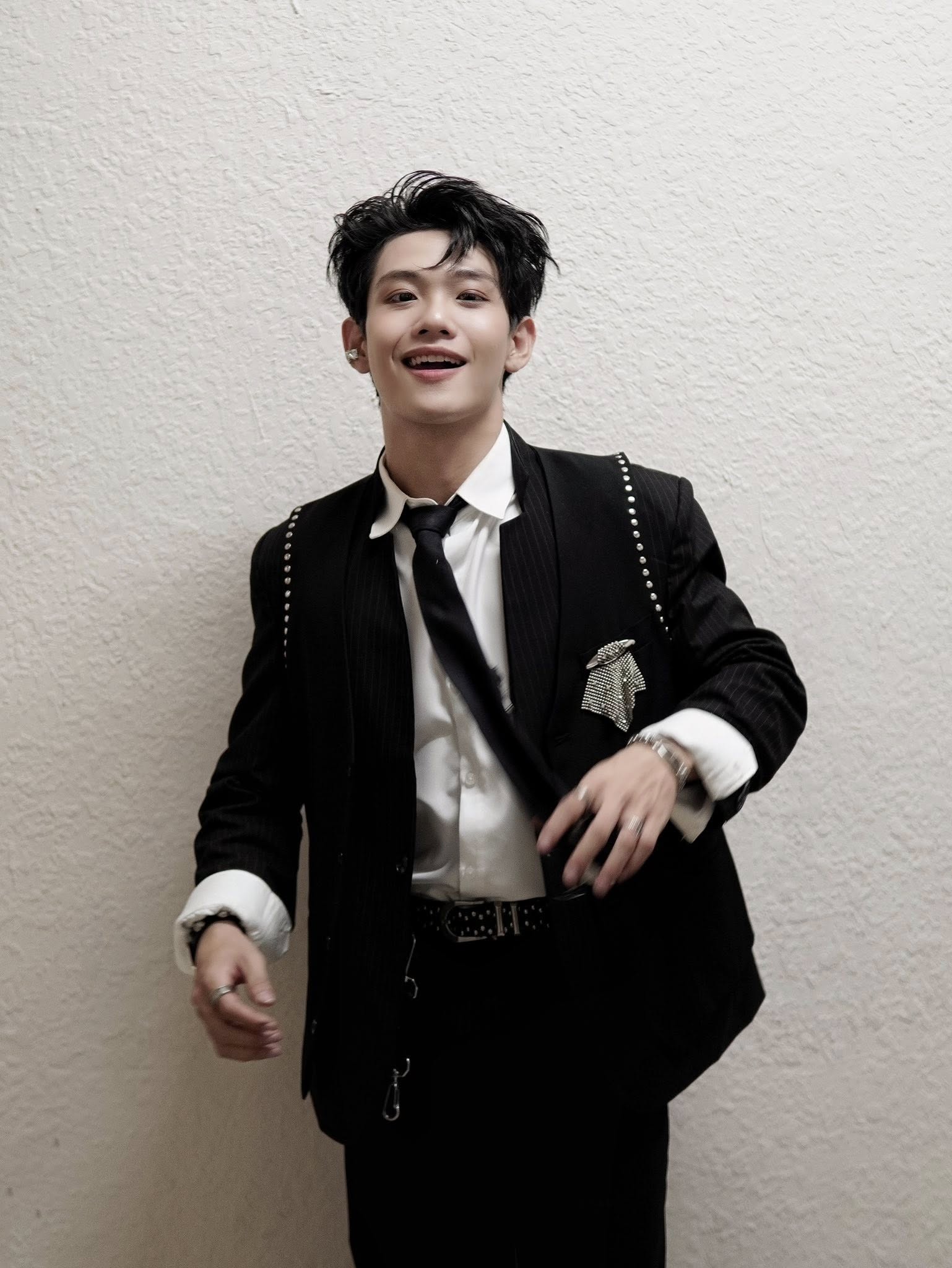 Mỹ nam nhảy đẹp nhất Say Hi khiến em trai Quang Hùng 