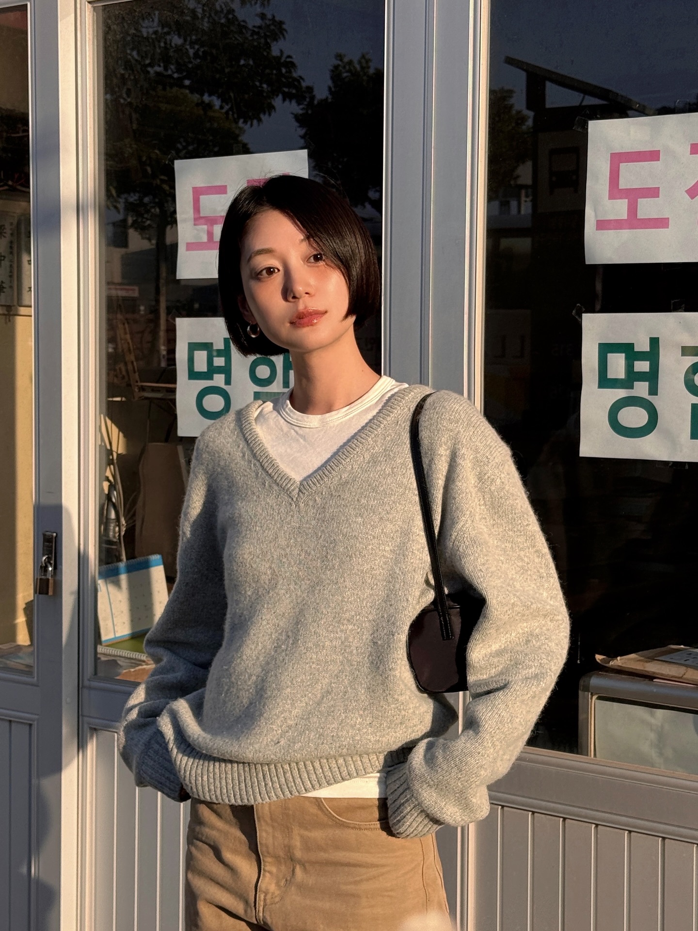 Mặc đẹp không hề khó với 5 mẫu áo len hack tuổi hiệu quả bậc nhất- Ảnh 12.