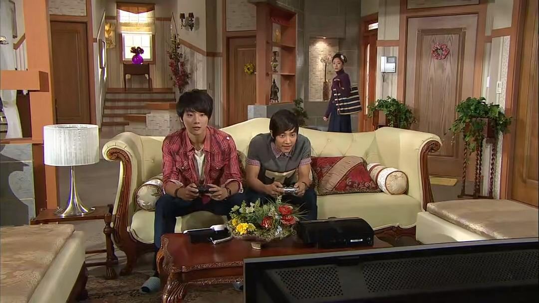 Căn nhà biết Căn nhà biết