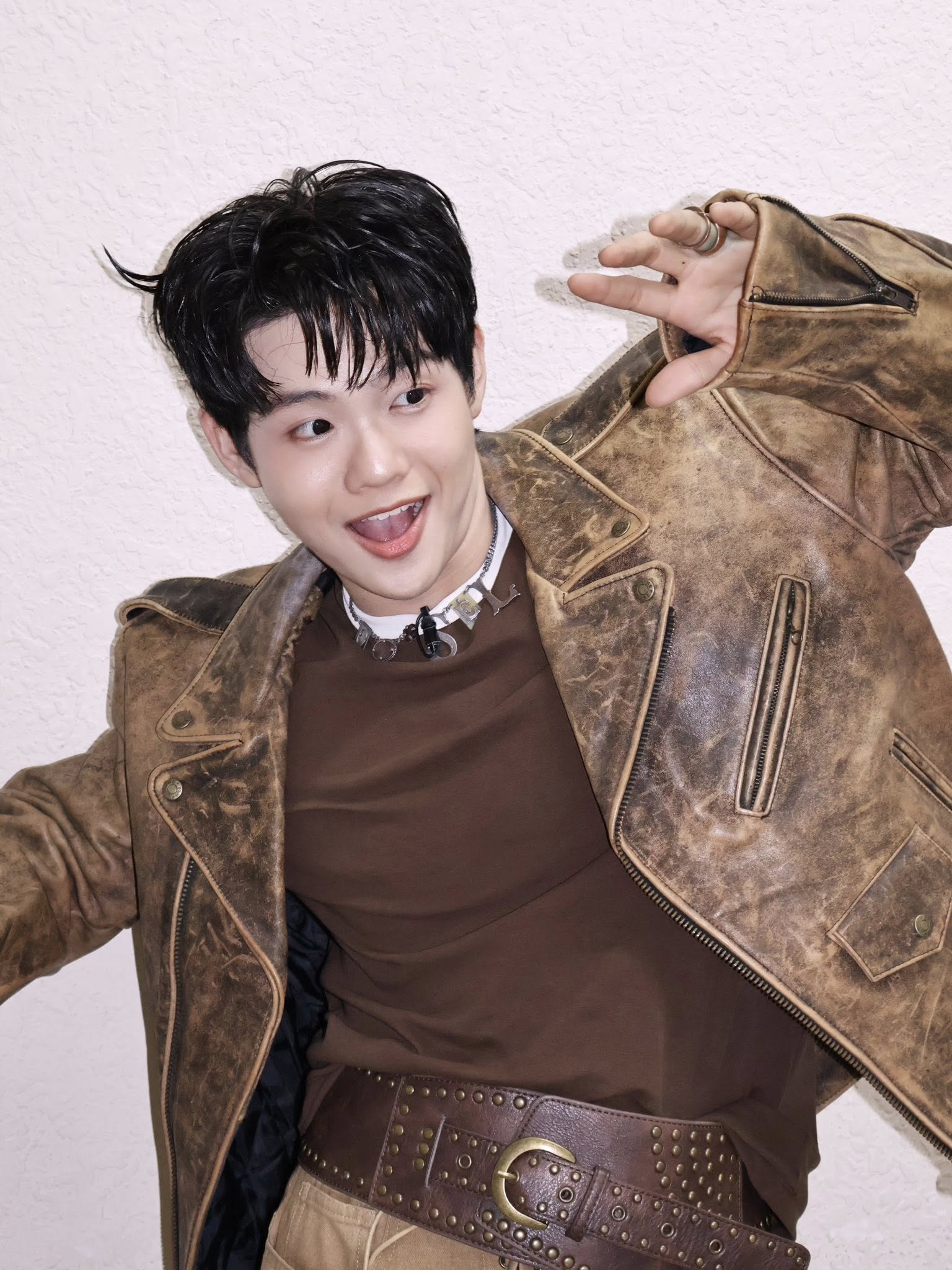 Mỹ nam nhảy đẹp nhất Say Hi khiến em trai Quang Hùng 