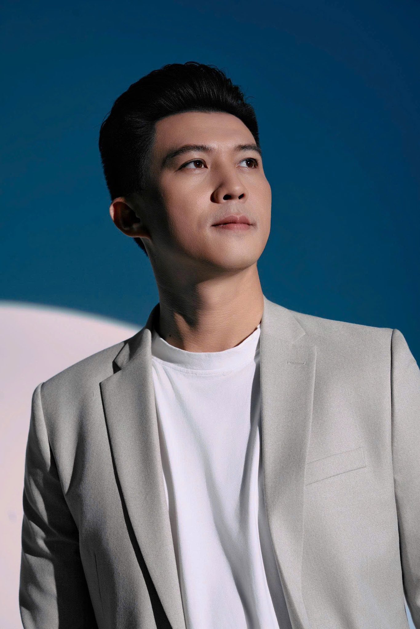 Ai là fan của mỹ nam này thì mừng phải biết: Đóng cùng lúc 2 phim Việt hot rần rần, anh chạy KPI đấy à?- Ảnh 4.