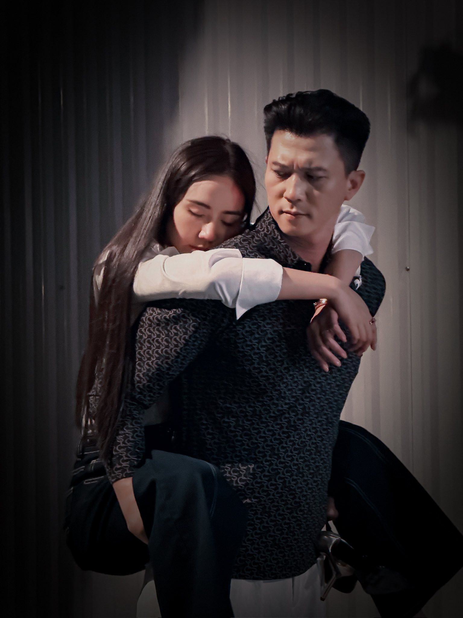 Đẹp như tiên mà đứng cạnh mỹ nhân Vbiz này cũng phải lép vế: Người đâu sang khủng khiếp, mặc gì cũng thành trend- Ảnh 1. Đẹp như tiên mà đứng cạnh mỹ nhân Vbiz này cũng phải lép vế: Người đâu sang khủng khiếp, mặc gì cũng thành trend- Ảnh 1.