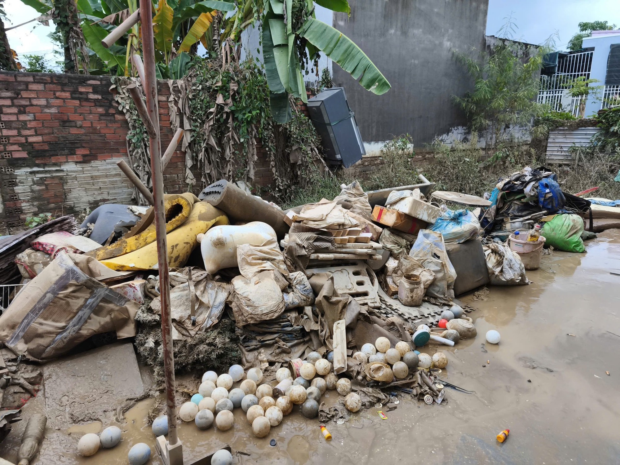 Cho thuê phòng trọ nhưng toàn gặp toàn cảnh éo le, vợ chồng ở Khánh Hòa làm điều nhiều người "không dám"- Ảnh 2.