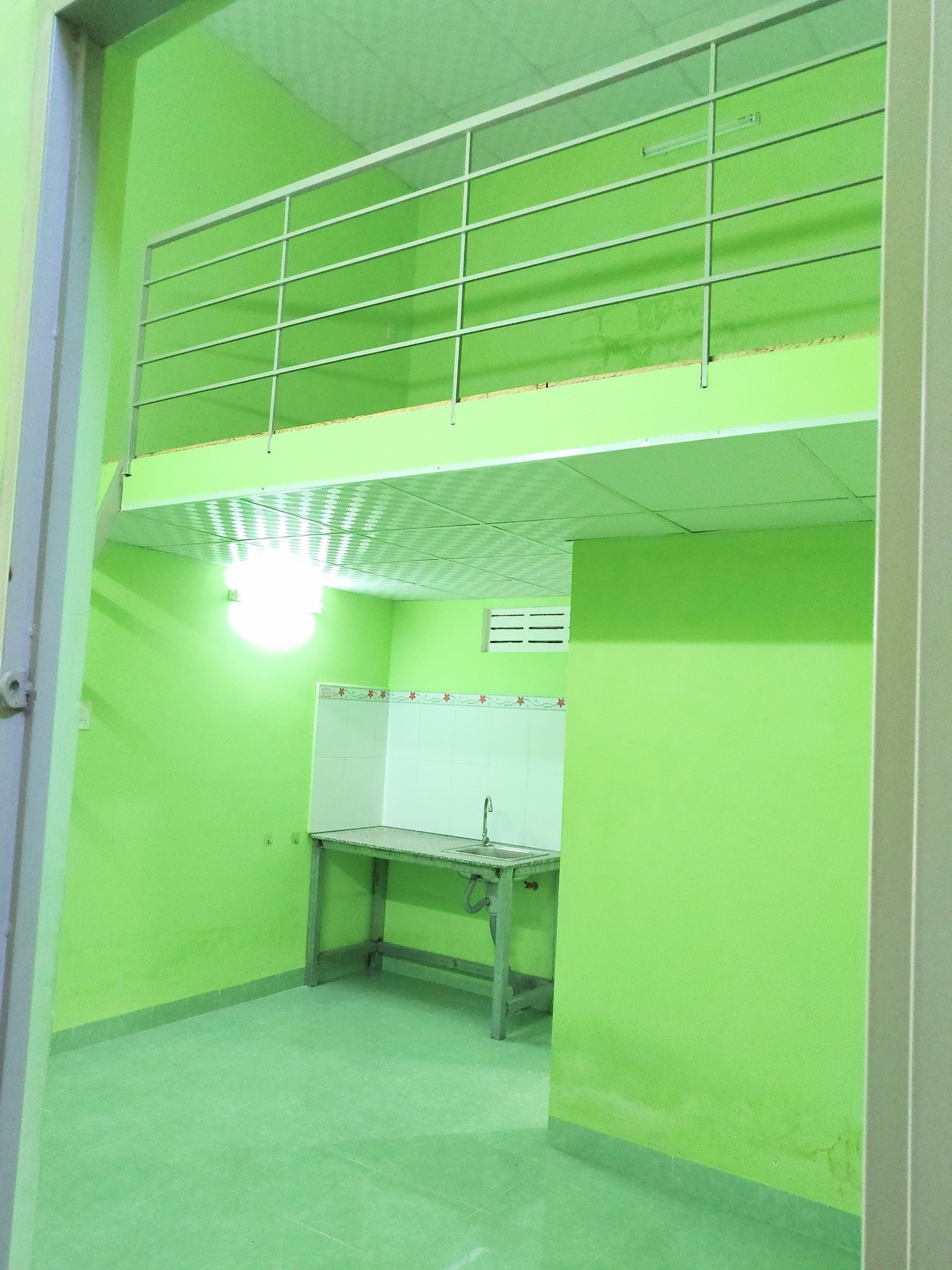 Cho thuê phòng trọ nhưng toàn gặp toàn cảnh éo le, vợ chồng ở Khánh Hòa làm điều nhiều người "không dám"- Ảnh 1.