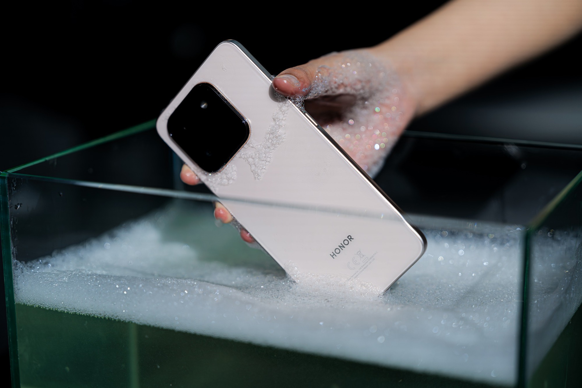 Điện thoại "mình đồng da sắt" bất chấp va đập, pin khủng 6.500 mAh có giá chỉ từ 5 triệu đồng- Ảnh 4.