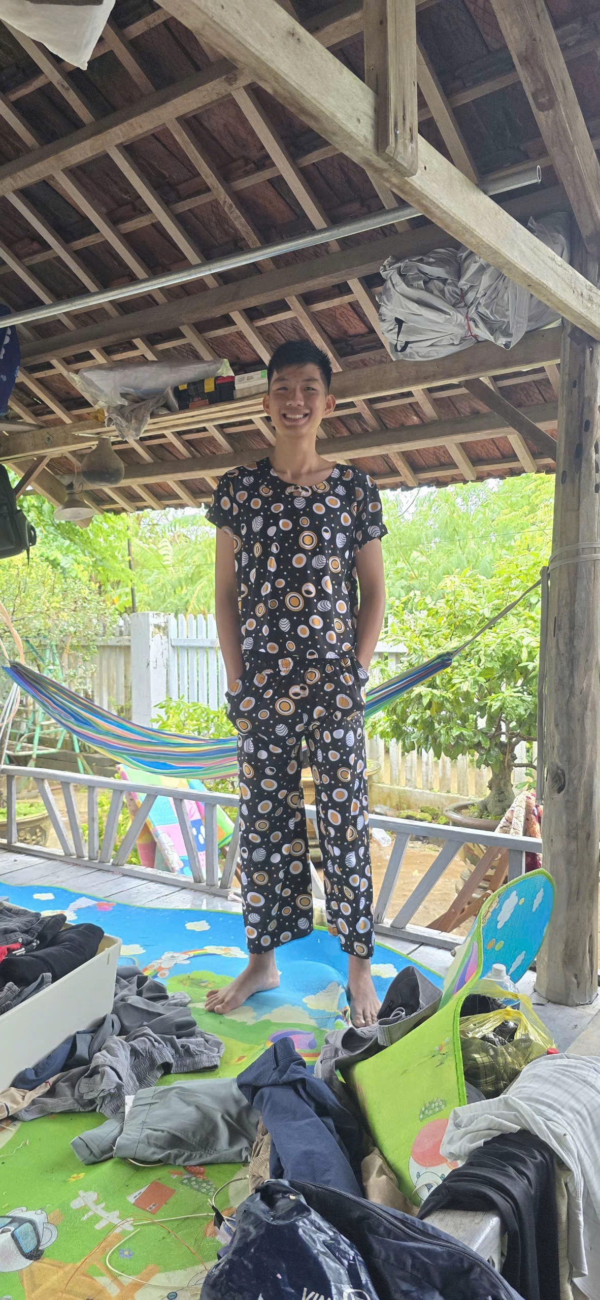 Người ta nói "đàn ông Việt Nam làm gì có quần áo cũ" và đây là thứ chúng ta thấy!- Ảnh 7.