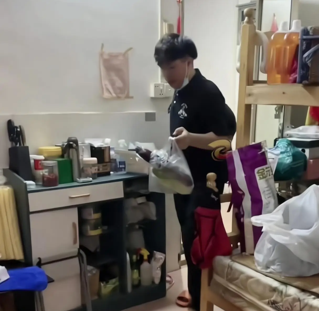 Thu nhập gần 30 triệu/tháng, ở nhà thuê và sống cực tiết kiệm, cặp đôi khiến dân mạng tranh cãi: Mua nhà hay mua xe trước?- Ảnh 2.