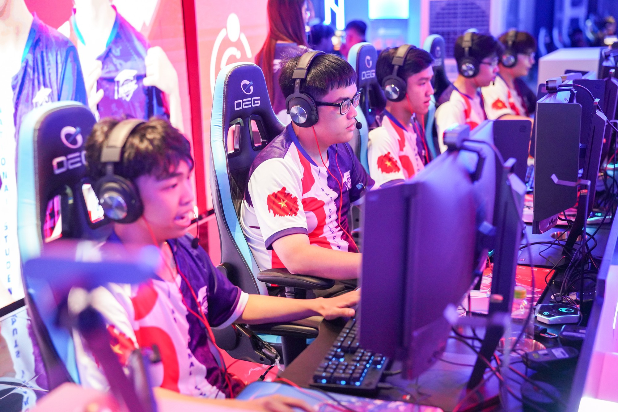 Vòng loại NSOC 2025 bùng nổ với hơn 5.000 tuyển thủ so tài - cuộc đua căng nhất cộng đồng eSports sinh viên Việt Nam- Ảnh 11.