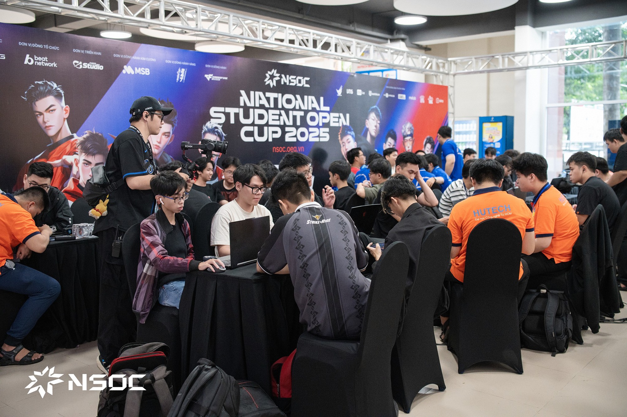 Vòng loại NSOC 2025 bùng nổ với hơn 5.000 tuyển thủ so tài - cuộc đua căng nhất cộng đồng eSports sinh viên Việt Nam- Ảnh 2.