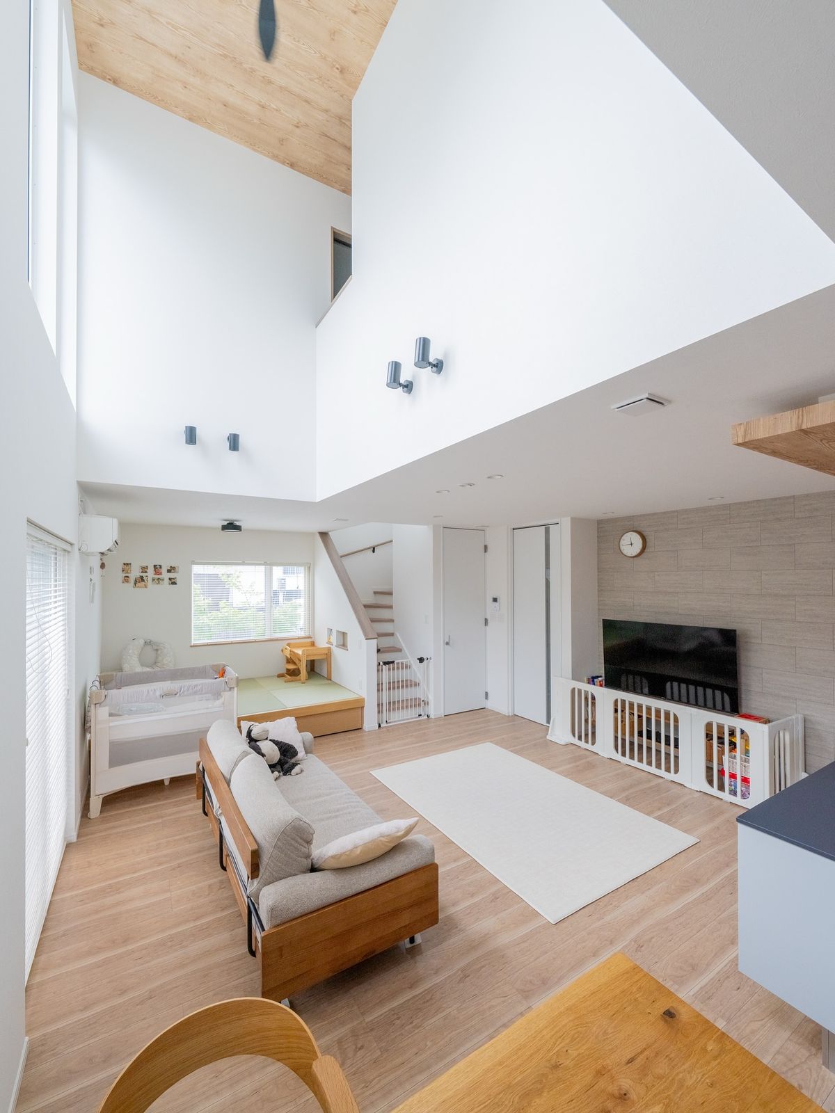 Căn nhà tối giản của mẹ hai con người Nhật sạch đến mức gây sốt: Hàng triệu người xem chỉ để… “được chữa lành”- Ảnh 4.