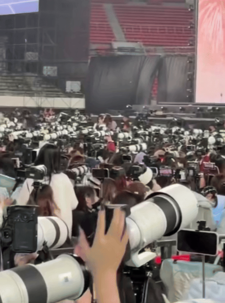 Có tiền mới đu được idol- Ảnh 2.