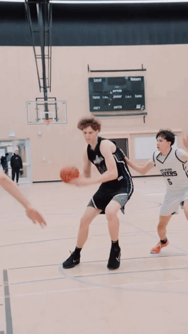 Tài năng bóng rổ 14 tuổi đã cao 2m29, chỉ ước lùn đi để Tài năng bóng rổ 14 tuổi đã cao 2m29, chỉ ước lùn đi để