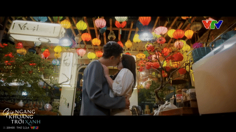 Cuối cùng cặp đôi Vbiz được cả nước đẩy thuyền đã hôn nhau: Nhà trai duyên nhất quả đất, nhà gái đẹp không tả nổi- Ảnh 6.